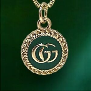 Gucci Gold and Green Vintage Pendant Necklace Authentic Stamped